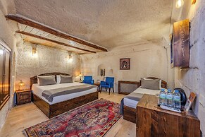 Castle Cave Hotel