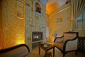 Castle Cave Hotel