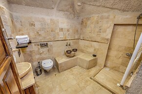 Castle Cave Hotel