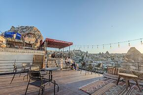 Castle Cave Hotel