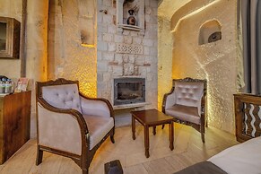 Castle Cave Hotel