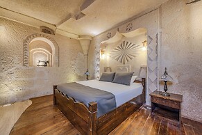 Castle Cave Hotel