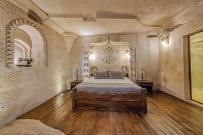 Castle Cave Hotel