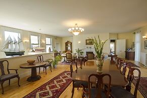 Homeport Historic Bed & Breakfast/Inn c 1858