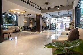 King Grand Boutique Hotel