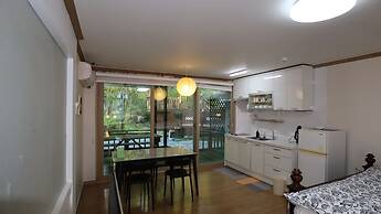 Bellus Rose Pension Hotel