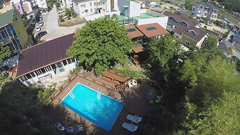 Bellus Rose Pension Hotel