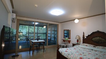 Bellus Rose Pension Hotel