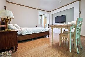 Bellus Rose Pension Hotel