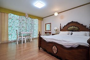 Bellus Rose Pension Hotel