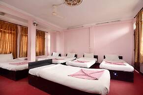 Hotel Silver Home - Hostel