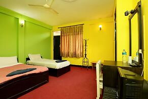 Hotel Silver Home - Hostel