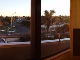 Boatshed Motel Apartments