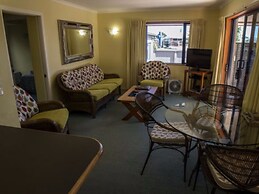 Boatshed Motel Apartments