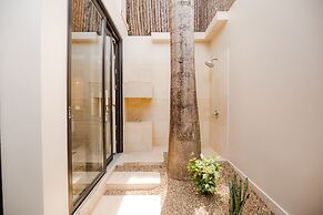 Almond Beach Resort at Jaguar Reef