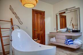 Almond Beach Resort at Jaguar Reef