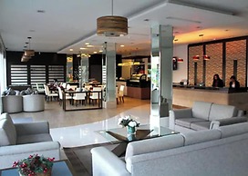 Casablanca Suites Near Airport