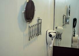 Casablanca Suites Near Airport