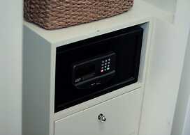 Casablanca Suites Near Airport