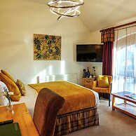 The Oak Tree Inn