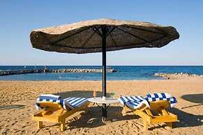 Dome Marina Hotel & Resort