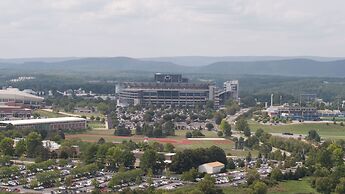 Country Inn & Suites by Radisson, State College (Penn State Area), PA