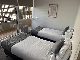 Manly Paradise Motel & Apartments