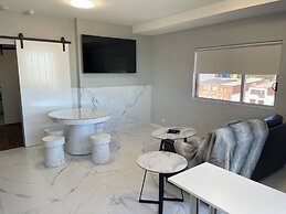 Honeysuckle Executive Apartments