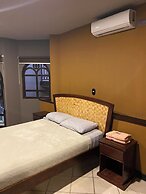 Alajuela Backpackers Airport Hostel