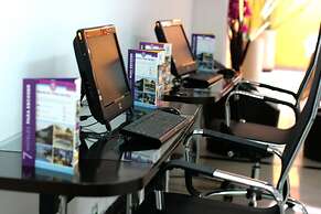 Hotel Regency Suites La Feria