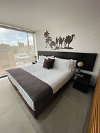 Hotel Regency Suites La Feria