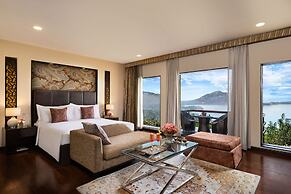 Taj Dal View Srinagar