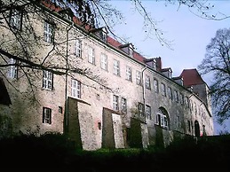 Hotel Burg Wanzleben