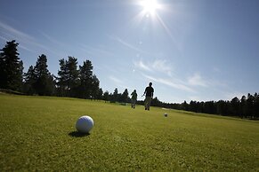 Santa's Resort & Spa Hotel Sani