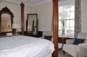 Peter Shields Inn & Restaurant