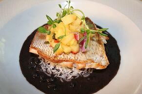 Peter Shields Inn & Restaurant