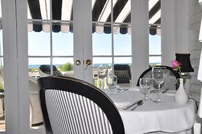 Peter Shields Inn & Restaurant