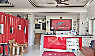 Green Harbor Hotel & Service Apartment