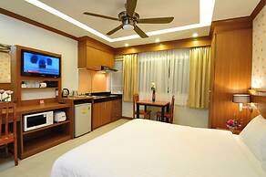 Green Harbor Hotel & Service Apartment