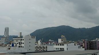 Green Harbor Hotel & Service Apartment