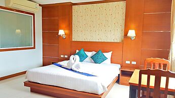 Green Harbor Hotel & Service Apartment