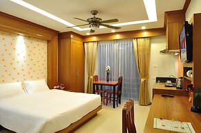 Green Harbor Hotel & Service Apartment