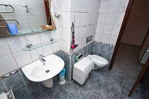 Moscow Kremlin Deluxe Apartment