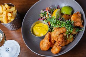 The Manor West Hotel & Leisure Club