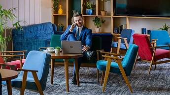 The Manor West Hotel & Leisure Club