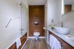 The Manor West Hotel & Leisure Club