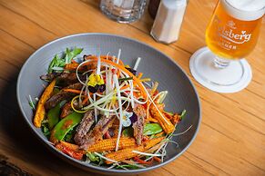 The Manor West Hotel & Leisure Club