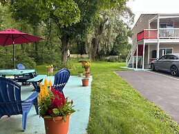 Cozy Corner Motel