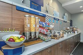 Holiday Inn Express Hotel & Suites Charleston Arpt-Conv Ctr by IHG