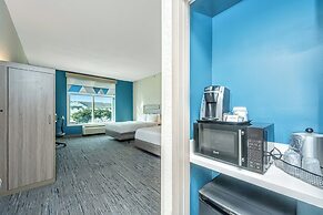 Holiday Inn Express Hotel & Suites Charleston Arpt-Conv Ctr by IHG